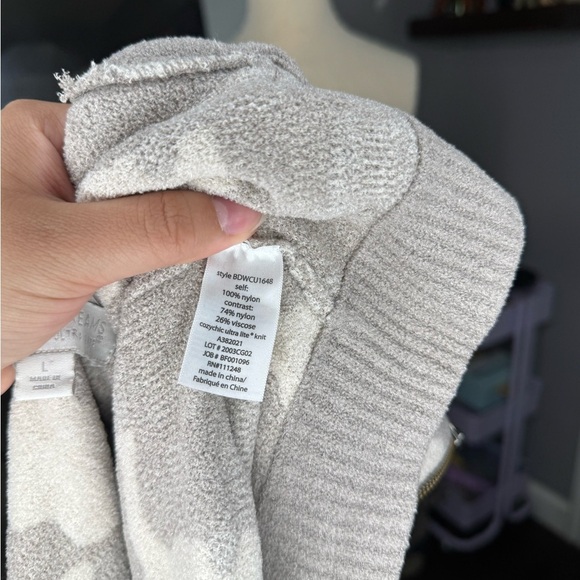 Barefoot dreams Gray and Cream Patterned Cardigan - Picture 5 of 5